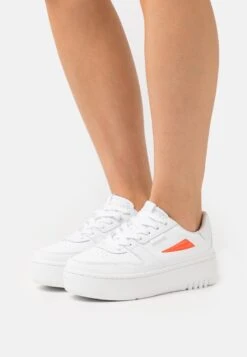 Fila FXVENTUNO PLATFORM WMN - Sneaker Low - White/fiery Coral